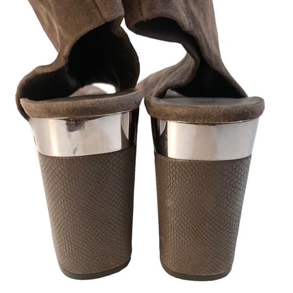 VINCE Fenmore Taupe Brown Suede Peep Toe Ankle Bootie Boot Heels - Picture 6 of 12